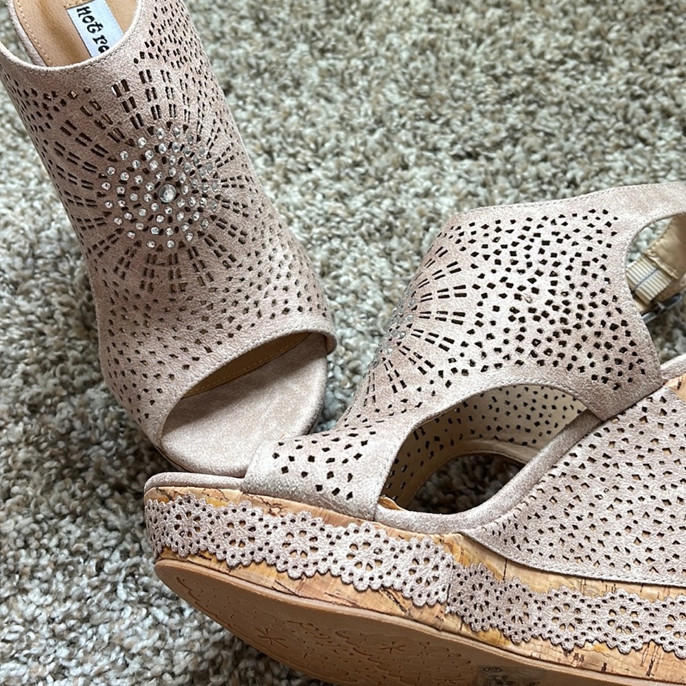 Not rated wedges size 7.5 size great condition never worn - Picture 10 of 12